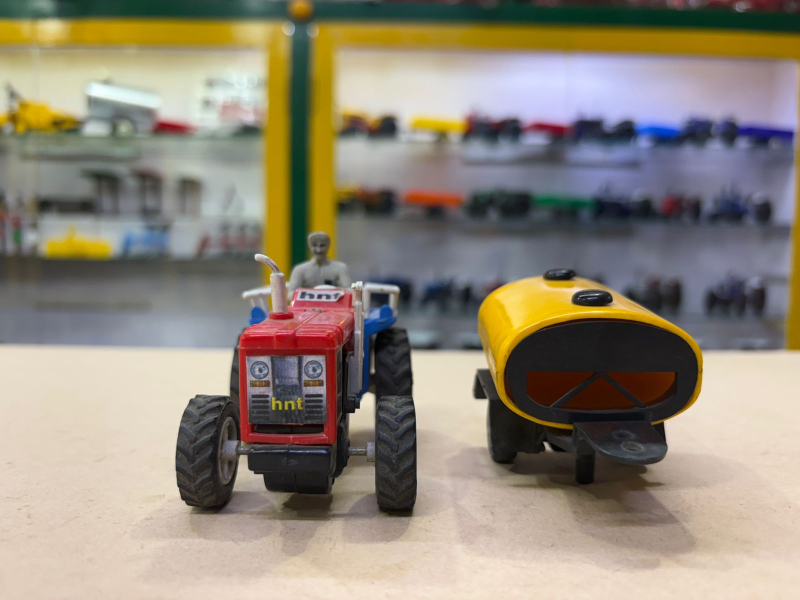 Tractor with Tanker Centy Toy Model - Image 4