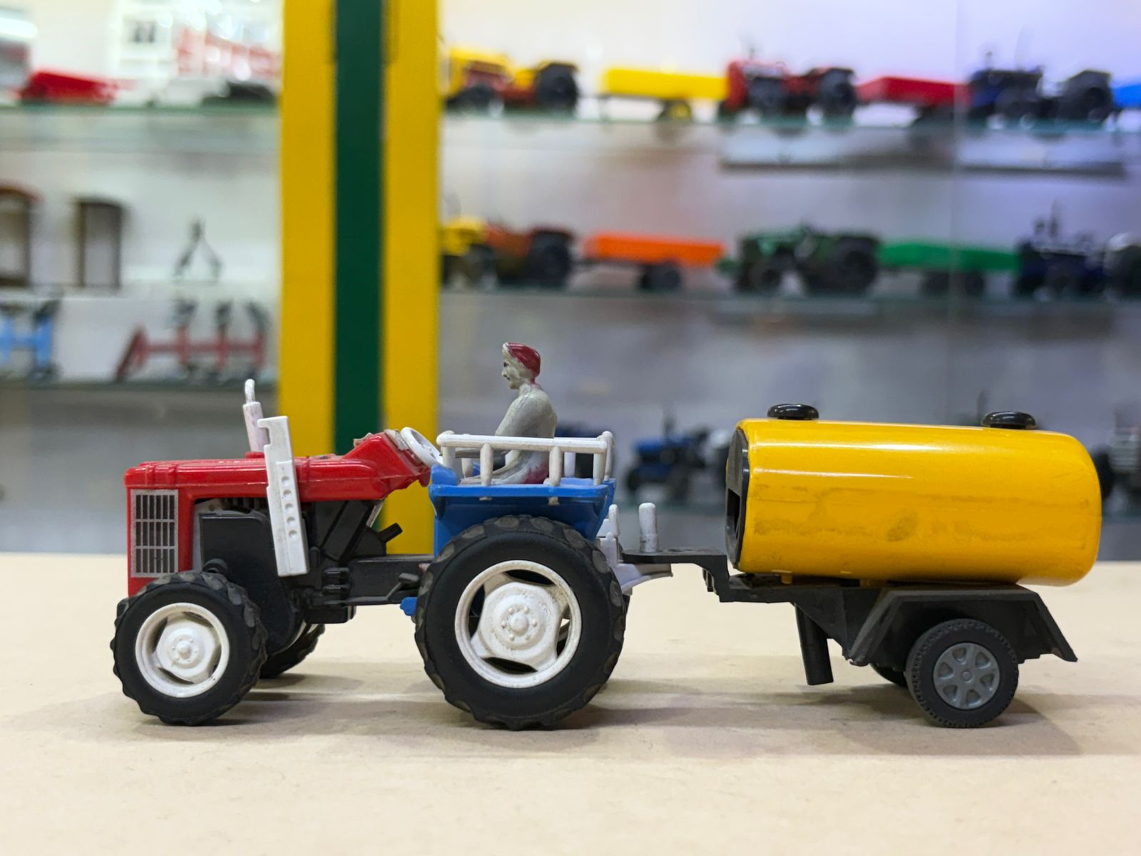 Tractor with Tanker Centy Toy Model - Image 3