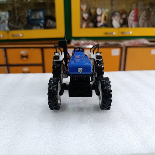 5620 Model Tractor - Image 4
