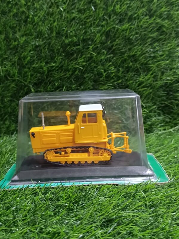T-4A Virgo Pokolenie Rare Model Tractor - Image 2