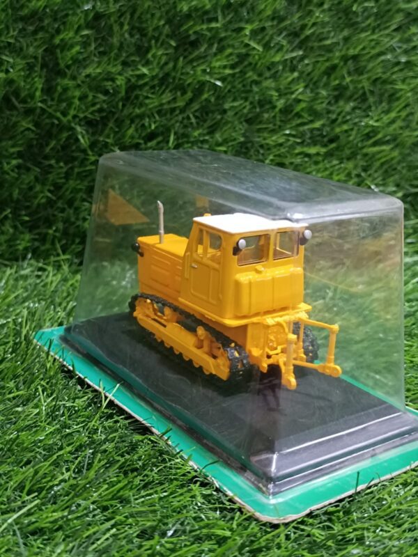 T-4A Virgo Pokolenie Rare Model Tractor - Image 3