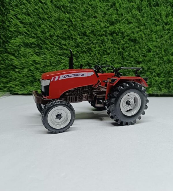 Smart 9500 Model Tractor With Handmade Bonnet