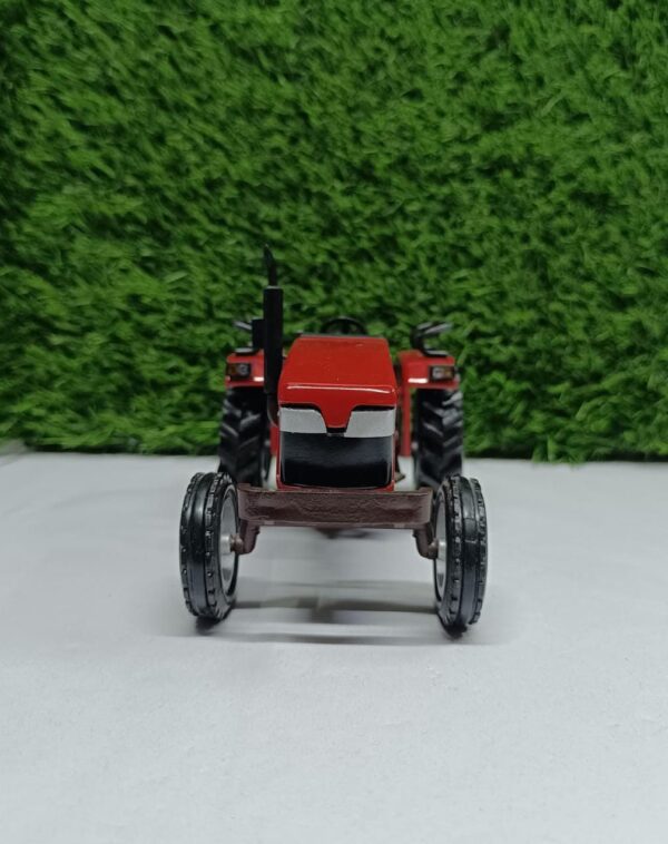 Smart 9500 Model Tractor With Handmade Bonnet - Image 4