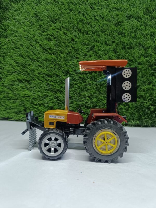 5911 Modified Model Tractor With Working Lights Type- 3 - Image 4