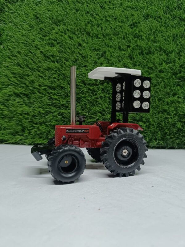 M 475DI XP Modified Model Tractor - Image 4
