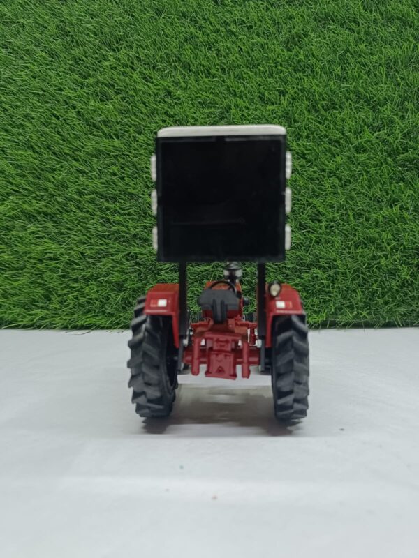 M 475DI XP Modified Model Tractor - Image 3