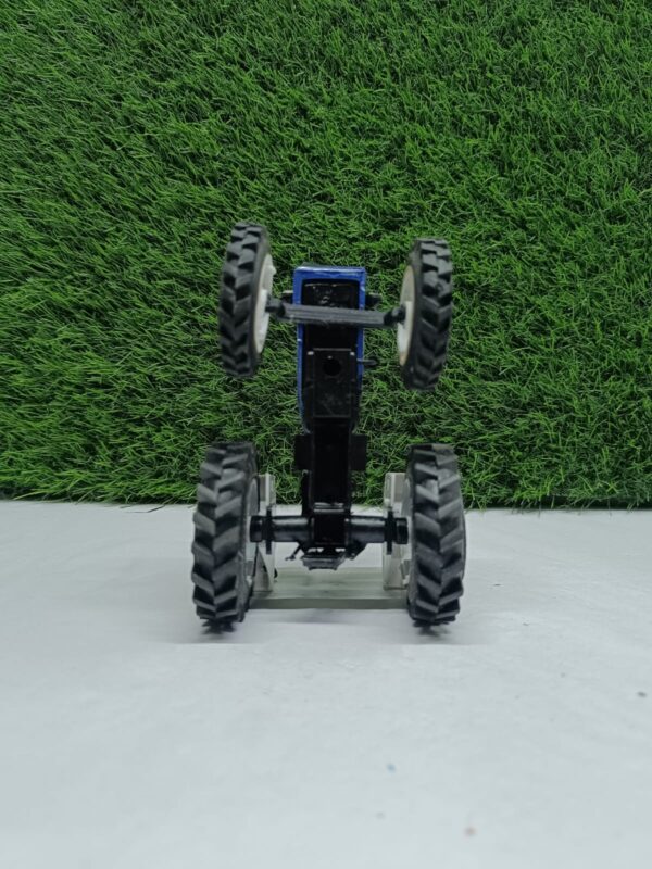 3630 4WD Model Tractor - Image 2
