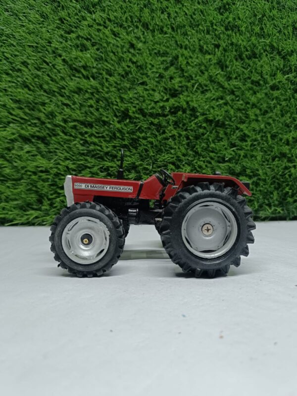 9000 4WD Model Tractor - Image 5