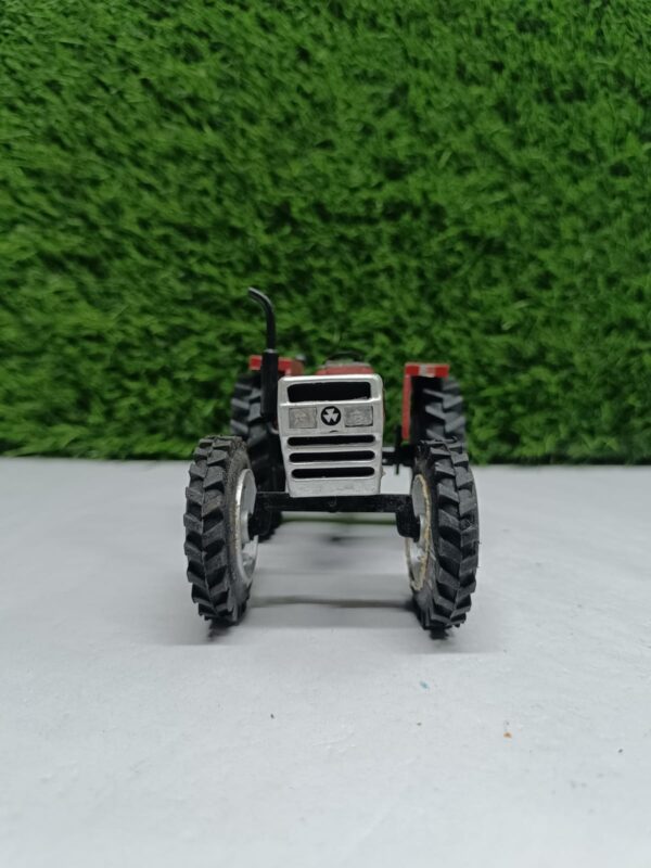 9000 4WD Model Tractor - Image 4