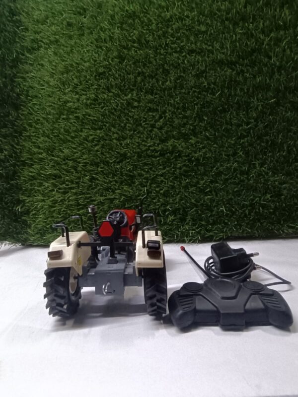 855 NS Wireless Remote Control Model Tractor - Image 2