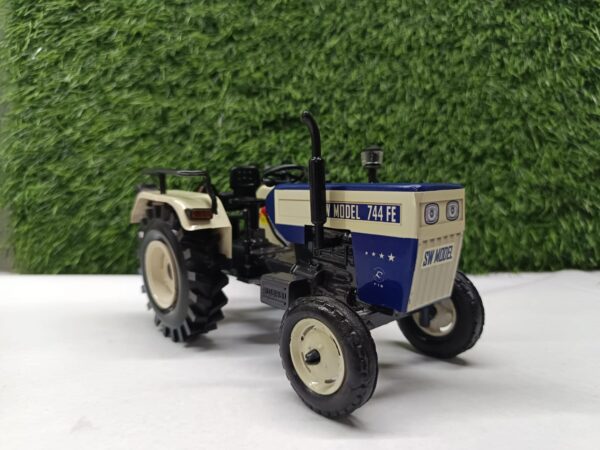 744 Model Tractor With Handmade Bonnet - Image 3