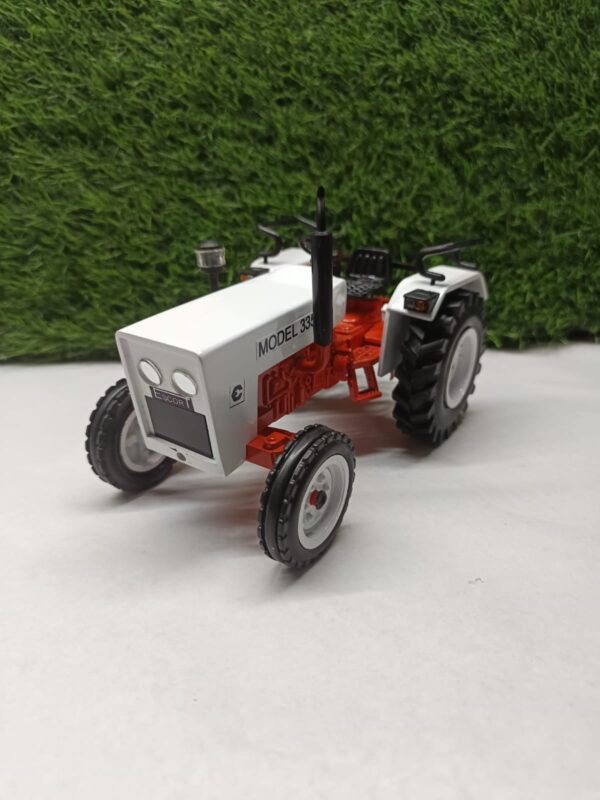 ES 335 Model Tractor With Handmade Bonnet Type 2 - Image 3