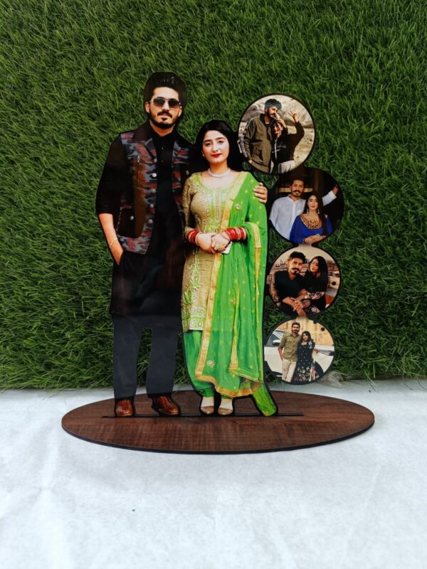 Cut Out Frame with 4 Round Photos