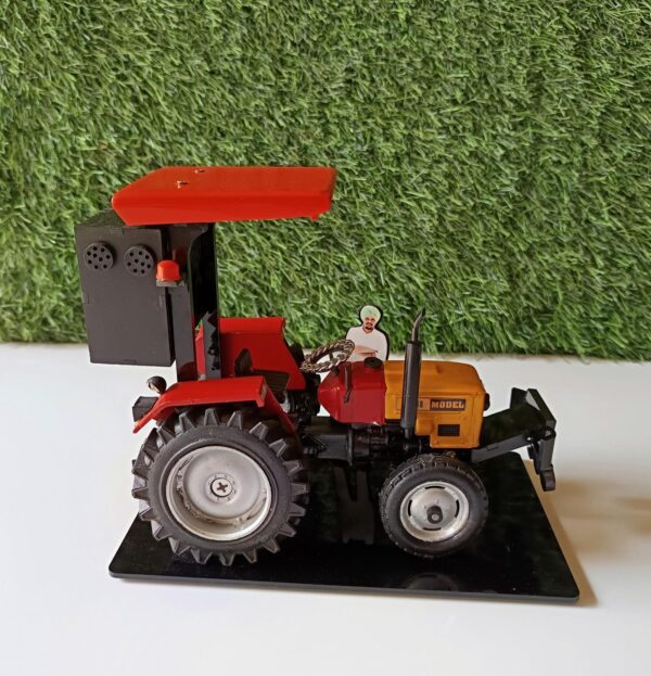 5911 Modified Model Tractor With Photo Cut Out Type- 1 - Image 3